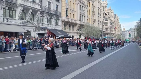Así suenan mejores gaitas del Bierzo en el desfile de San Patricio de Madrid Así suenan mejores gaitas del Bierzo en el desfile de San Patricio de Madrid