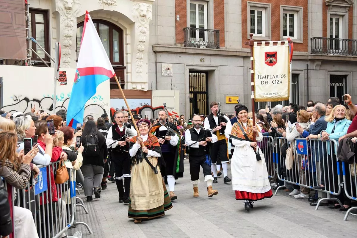 Así suenan mejores gaitas del Bierzo en el desfile de San Patricio de Madrid