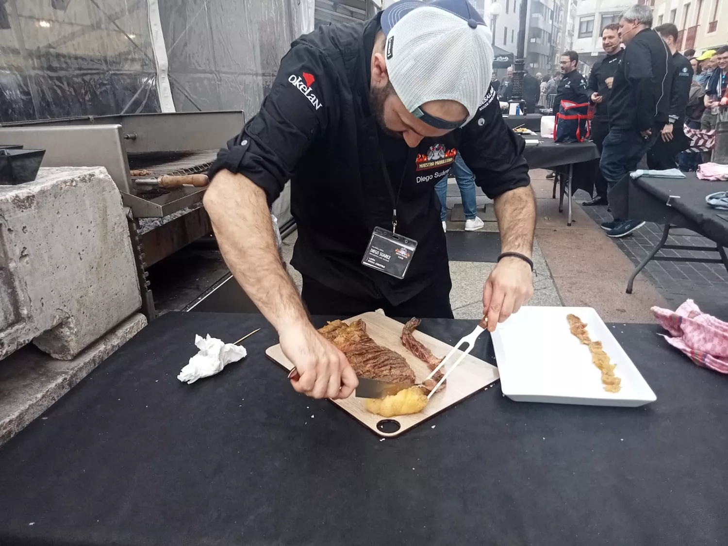 El parrillero Diego Suárez durante la competición El parrillero Diego Suárez durante la competición