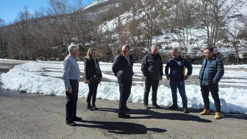 Visita de los diputados del PP a la carretera Valdeprado