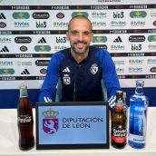 Yuri optimista con el futuro de la Ponferradina aunque reconoce la dificultad del duelo en Tarazona Yuri optimista con el futuro de la Ponferradina aunque reconoce la dificultad del duelo en Tarazona