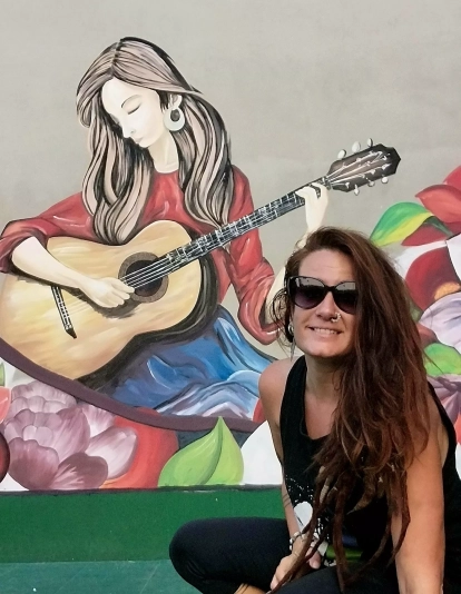 Un mural de color que recorre América Latina: el proyecto de la artista María Salas, afincada en El Bierzo