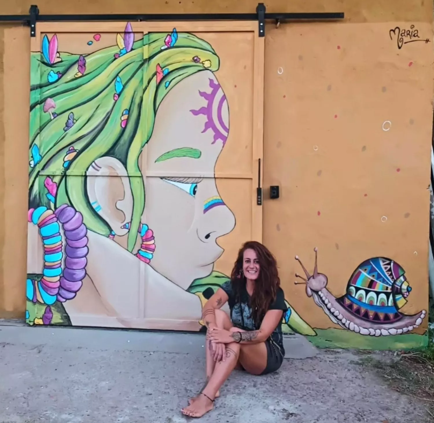 Un mural de color que recorre América Latina: el proyecto de la artista María Salas, afincada en El Bierzo