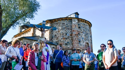 El Viacrucis del Pajariel hace cima en la Semana Santa de Ponferrada