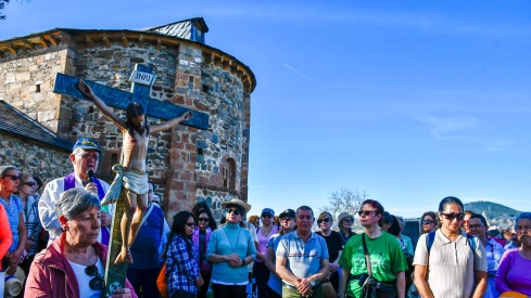 El Viacrucis del Pajariel hace cima en la Semana Santa de Ponferrada