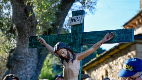 El Viacrucis del Pajariel hace cima en la Semana Santa de Ponferrada