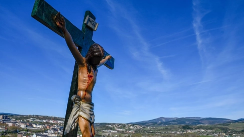 El Viacrucis del Pajariel hace cima en la Semana Santa de Ponferrada