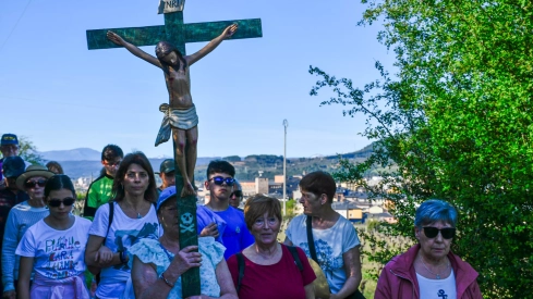 El Viacrucis del Pajariel hace cima en la Semana Santa de Ponferrada