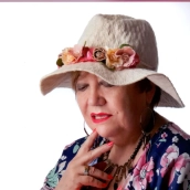 Barjas homenajea a la poeta Carmen Busmayor, impulsora de los Versos en el Hayedo