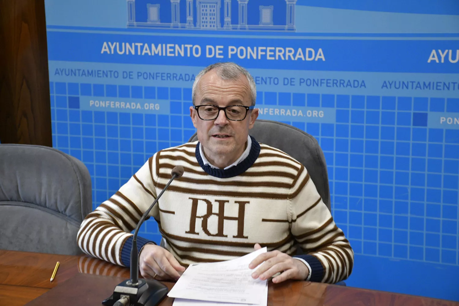 Luis Moreno (2) Luis Moreno (2)