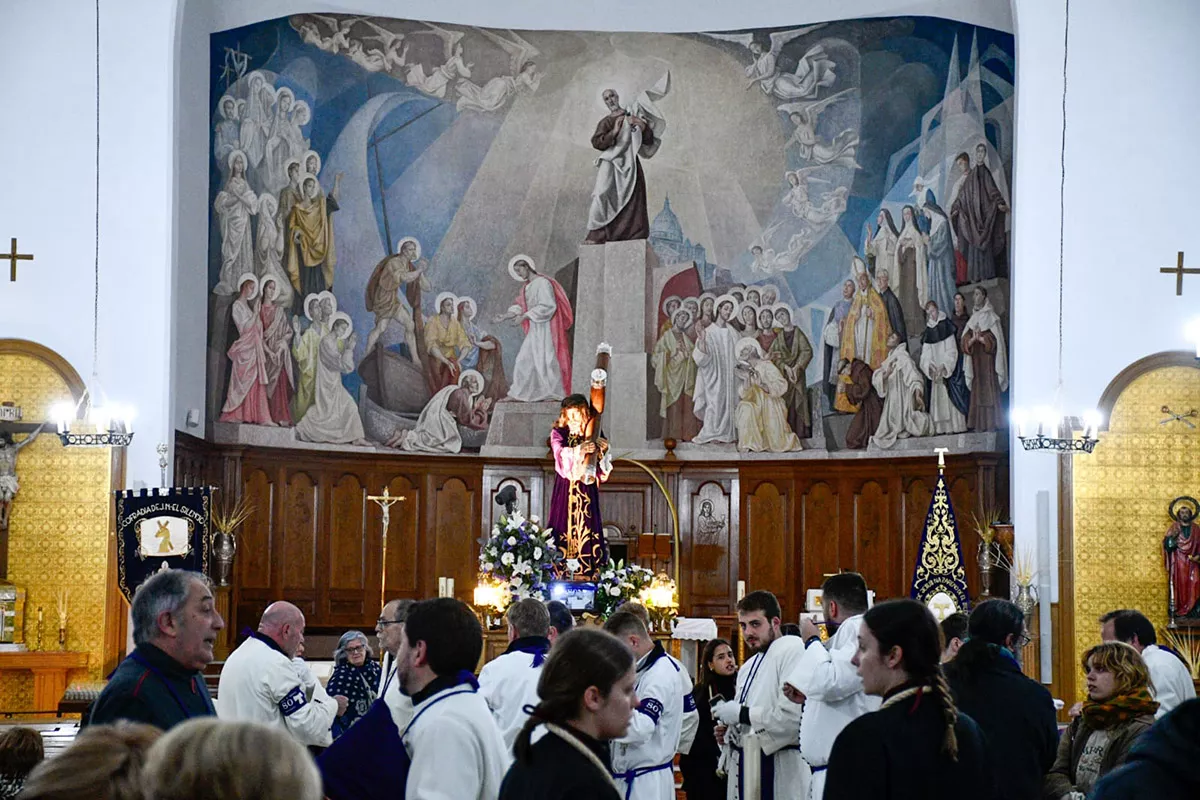 La lluvia impide que salga la procesión del Silencio en Ponferrada (2)