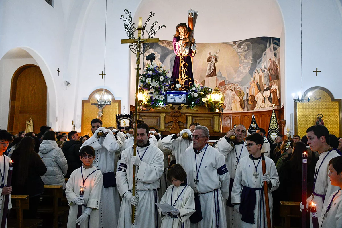 La lluvia impide que salga la procesión del Silencio en Ponferrada (24)