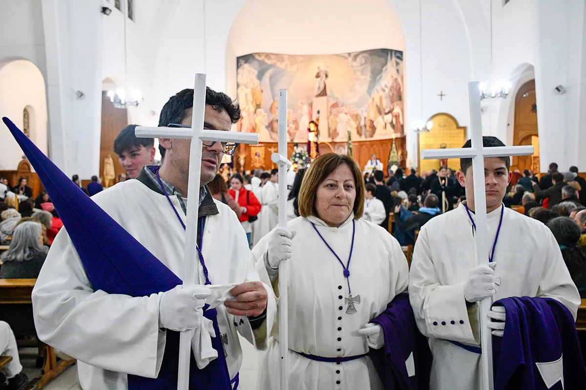 La lluvia impide que salga la procesión del Silencio en Ponferrada (10)