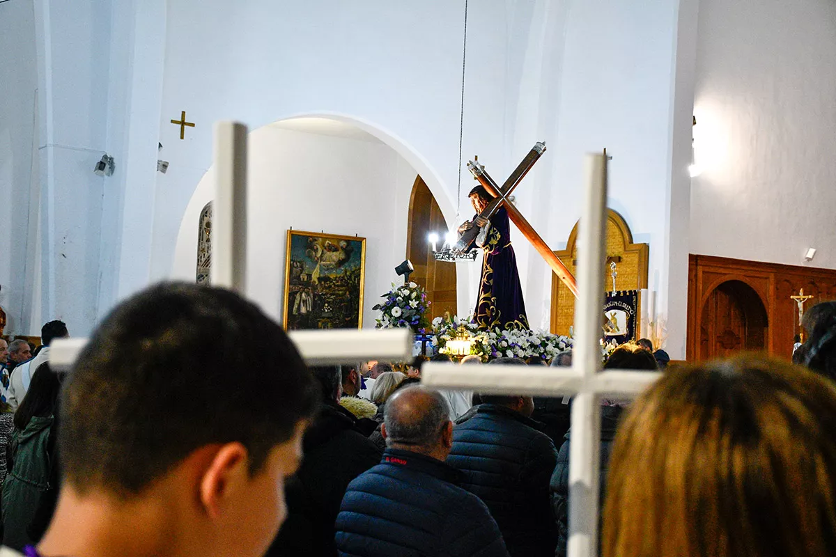 La lluvia impide que salga la procesión del Silencio en Ponferrada (18)