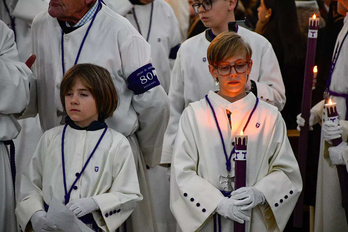 La lluvia impide que salga la procesión del Silencio en Ponferrada (26)