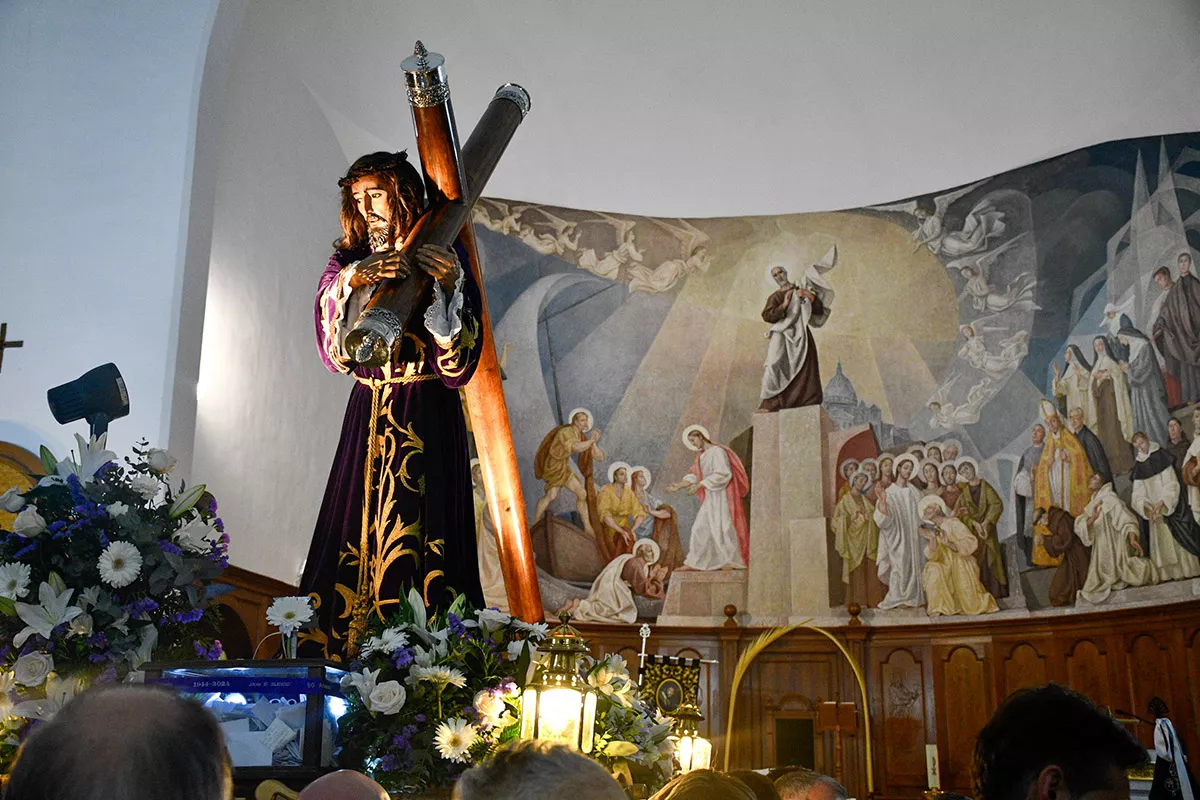 La lluvia impide que salga la procesión del Silencio en Ponferrada (5)