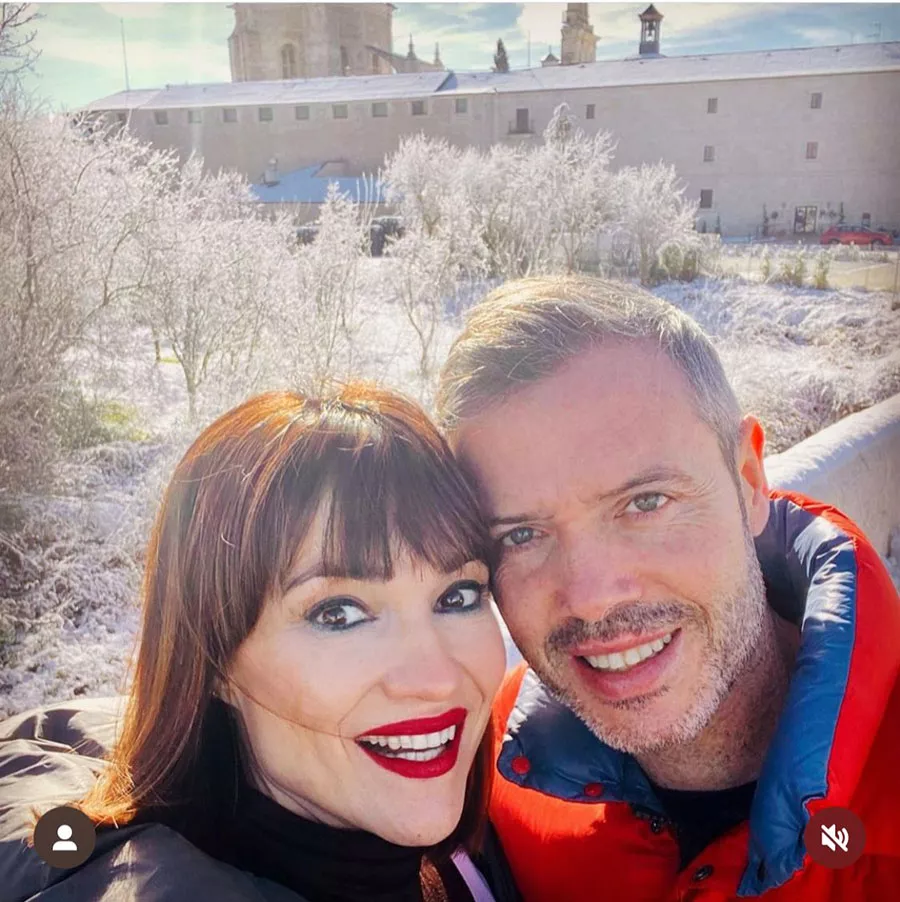 La periodista Irene Villa con David Serrato