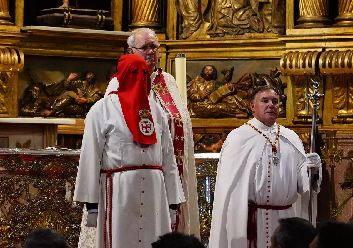 Acto de Perdón Fraterno realizado en la Basílica de la Encina de Ponferrada para la gracia del indulto a un preso obtenido por la Real Hermandad de Jesús Nazareno (6) Acto de Perdón Fraterno realizado en la Basílica de la Encina de Ponferrada para la gracia del indulto a un preso obtenido por la Real Hermandad de Jesús Nazareno (6)