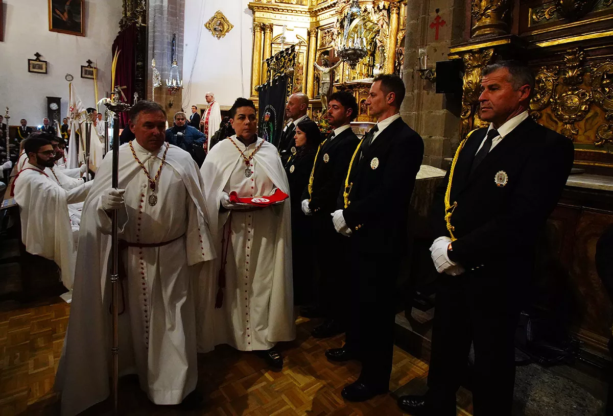 Acto de Perdón Fraterno realizado en la Basílica de la Encina de Ponferrada para la gracia del indulto a un preso obtenido por la Real Hermandad de Jesús Nazareno