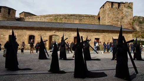 Procesión del Encuentro Semana Santa Ponferrada (10) Procesión del Encuentro Semana Santa Ponferrada (10)