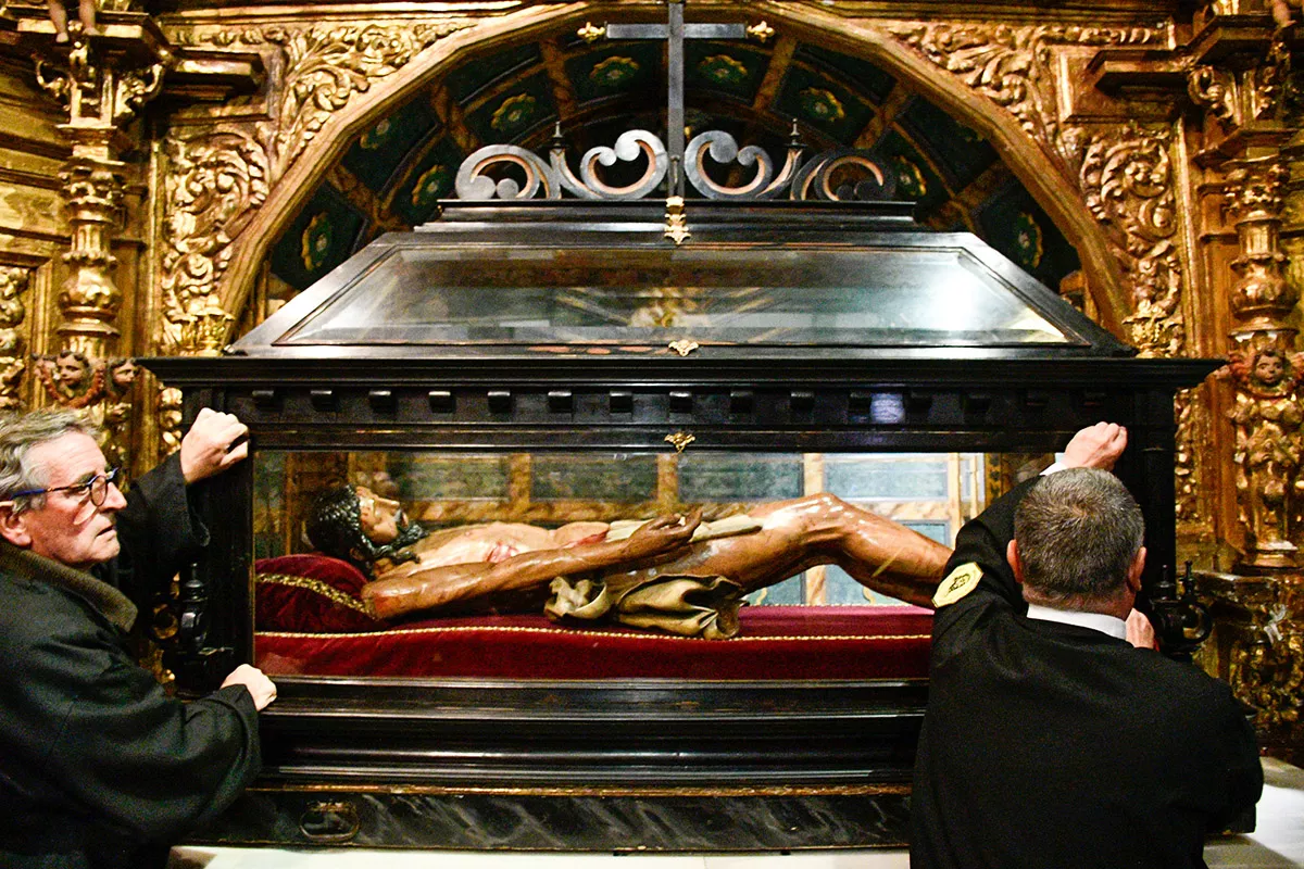 Desenclavo en el interior de la Basílica de La Encina por la lluvia (56)