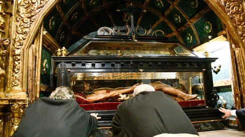 Desenclavo en el interior de la Basílica de La Encina por la lluvia (1)