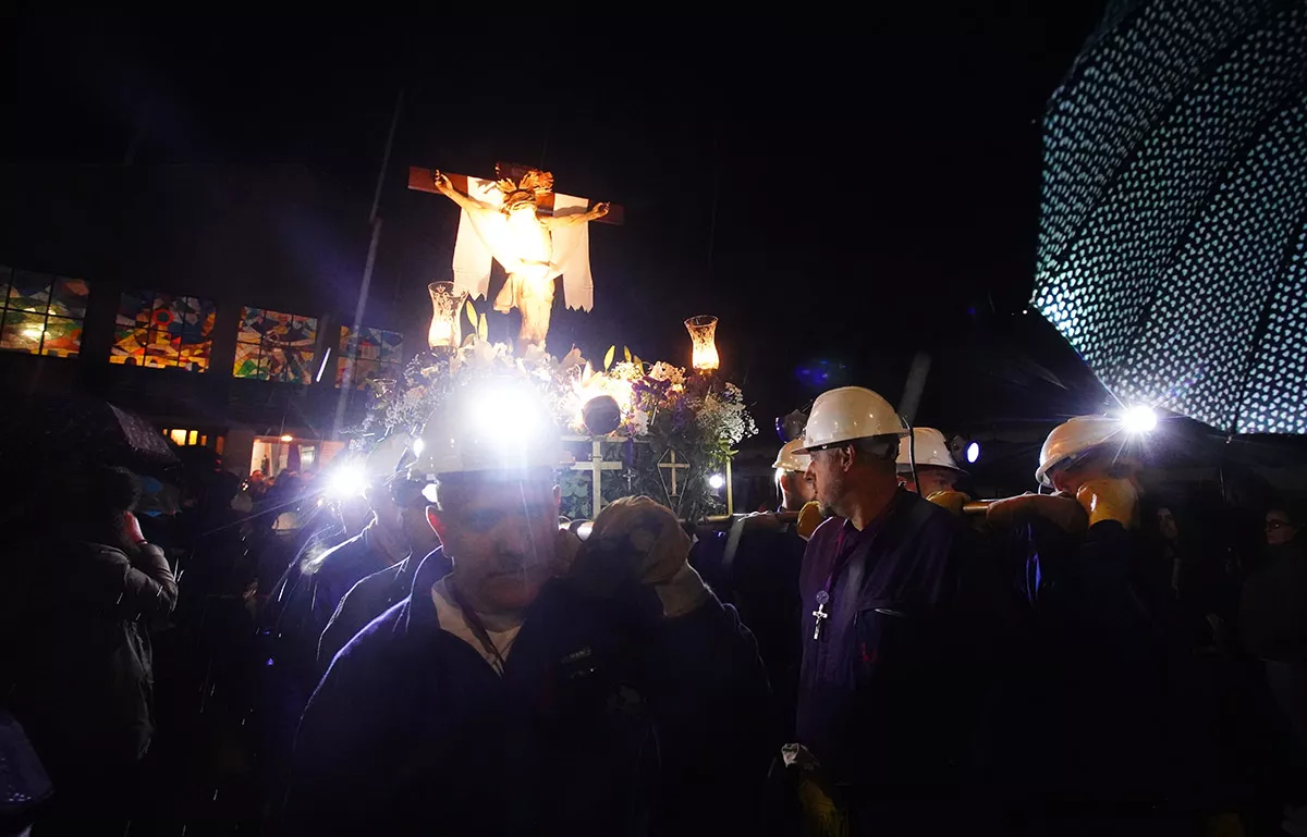 Procesión del Cristo de los Mineros de Caboalles de Abajo (32)