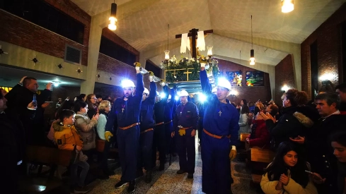 Procesión del Cristo de los Mineros de Caboalles de Abajo (25)