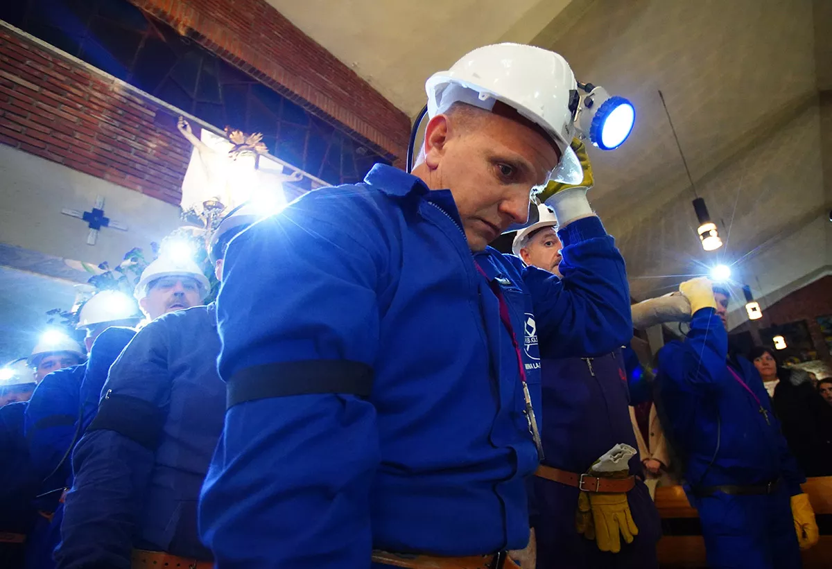 Procesión del Cristo de los Mineros de Caboalles de Abajo (22)