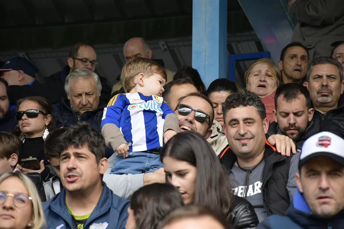 Álbum de fotos del partido entre la Ponferradina y Nàstic de Tarragona en El Toralín (66)