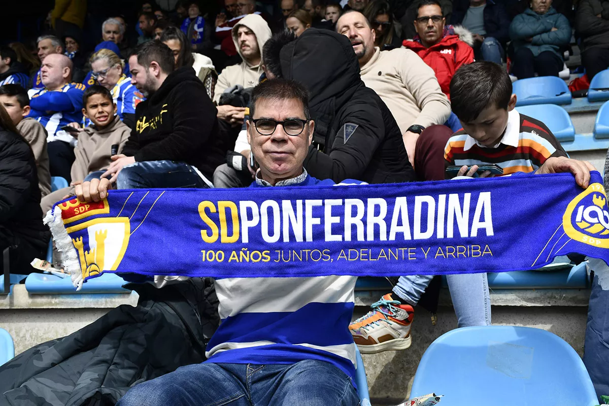 Álbum de fotos del partido entre la Ponferradina y Nàstic de Tarragona en El Toralín (48)
