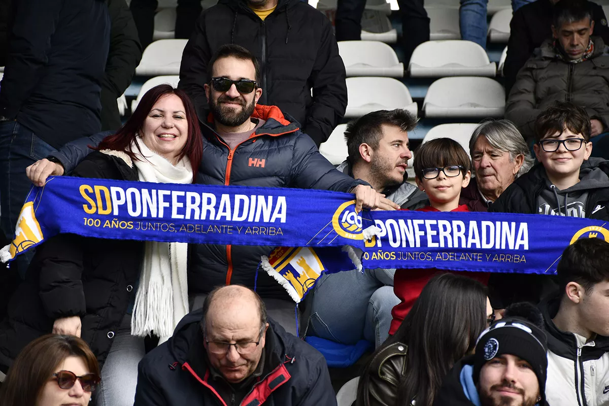 Álbum de fotos del partido entre la Ponferradina y Nàstic de Tarragona en El Toralín (35)