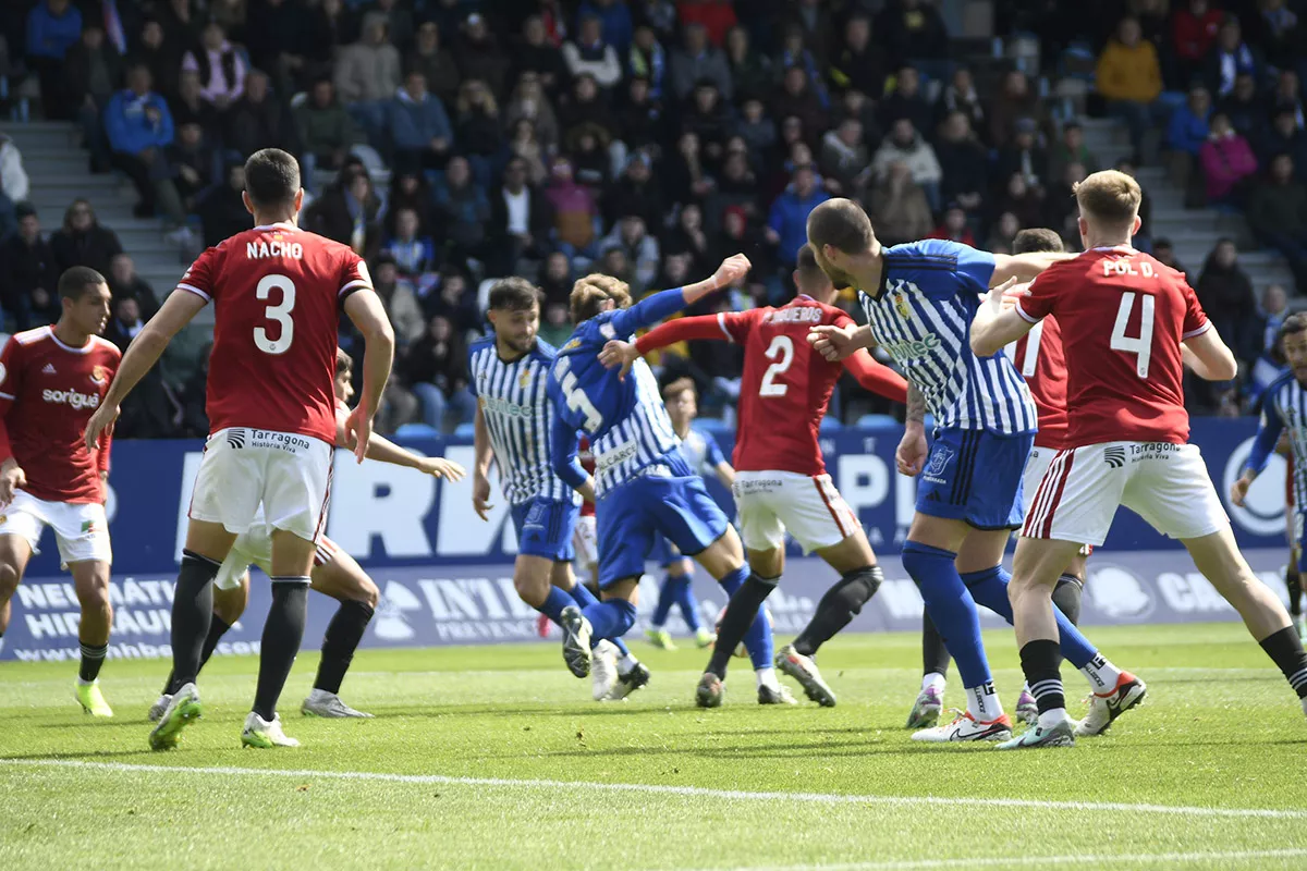 Álbum de fotos del partido entre la Ponferradina y Nàstic de Tarragona en El Toralín (104)