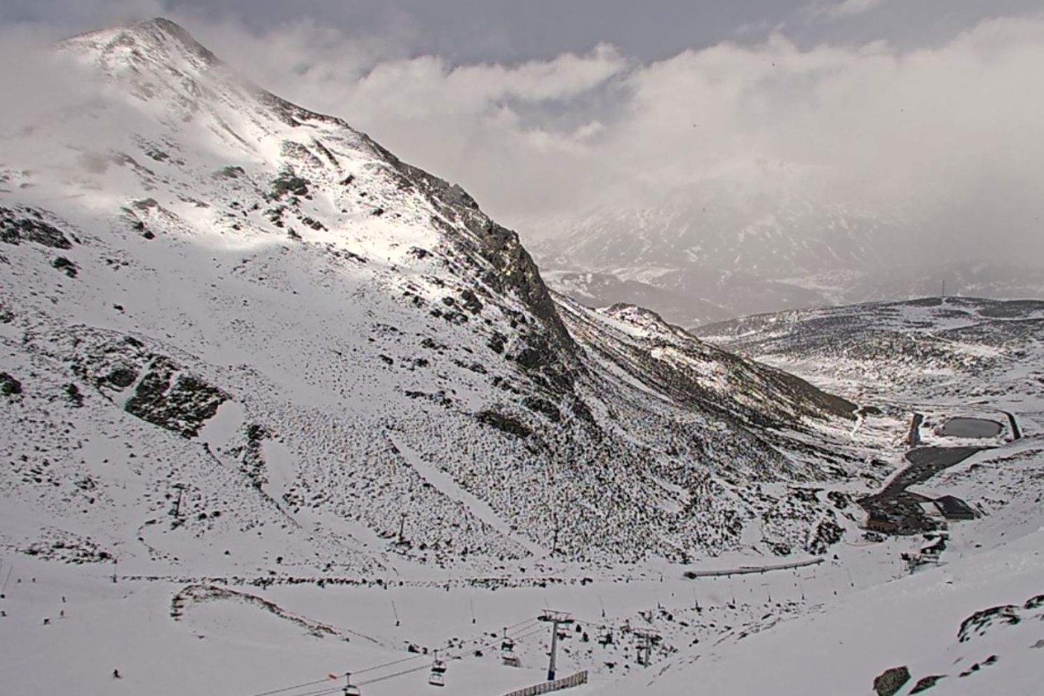San Isidro y Valle Laciana-Leitariegos reciben más de 16.000 esquiadores durante la Semana Santa| San Isidro San Isidro y Valle Laciana-Leitariegos reciben más de 16.000 esquiadores durante la Semana Santa| San Isidro
