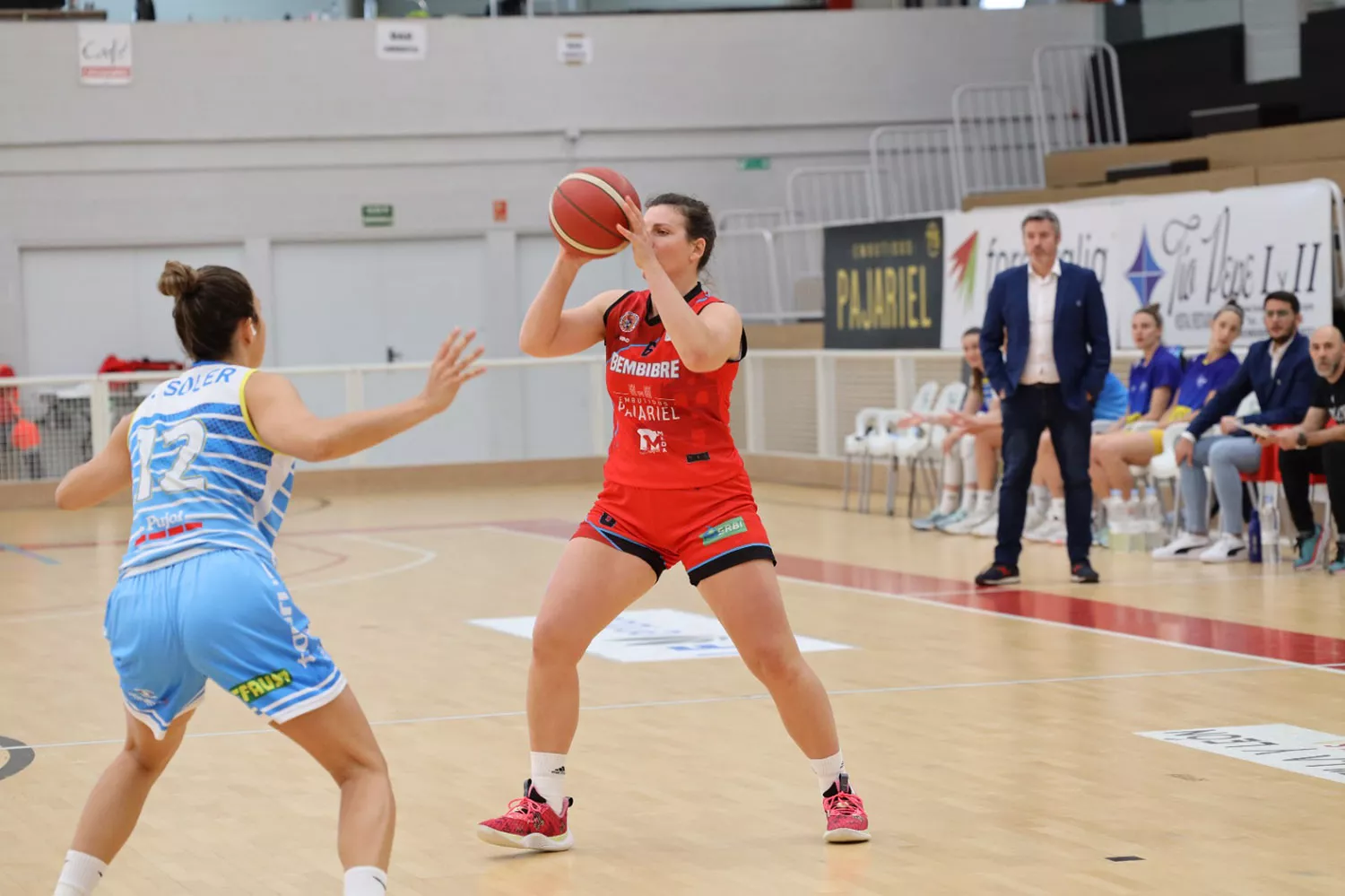 Cadí La Seu acaricia su permanencia tras derrotar a Embutidos Pajariel Bembibre.