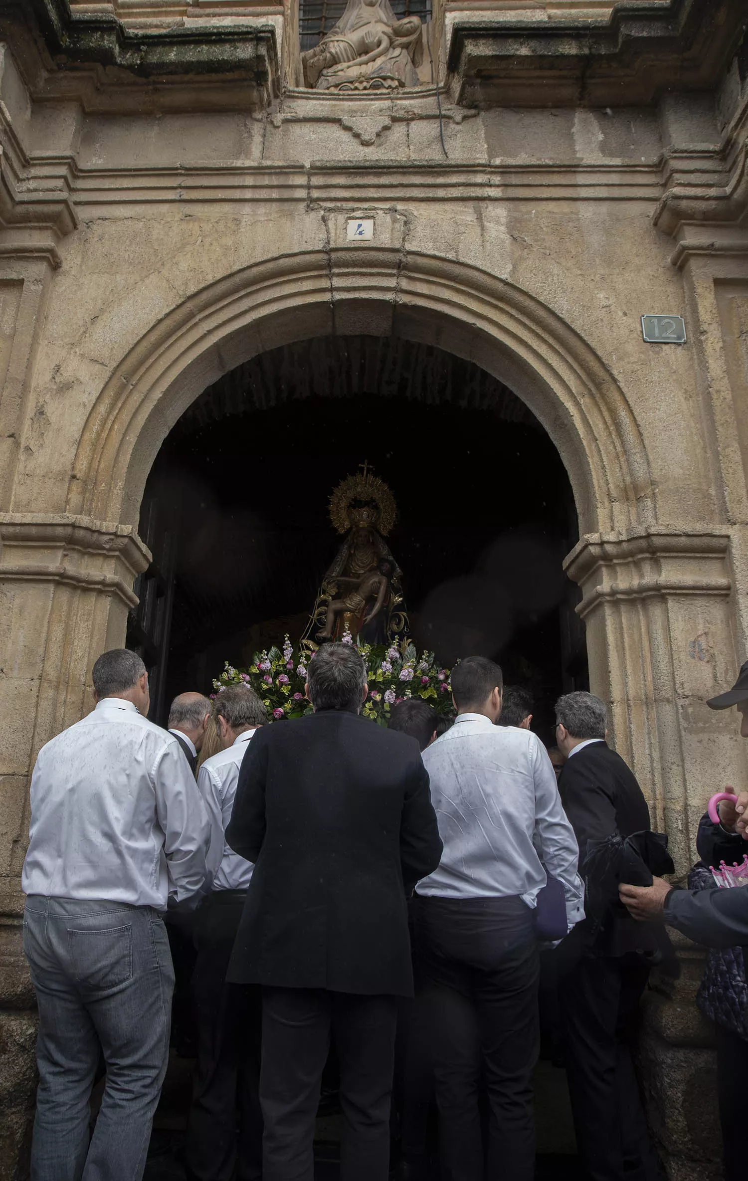 Procesión de la Virgen de la Quinta Angustia en Cacabelos (11)