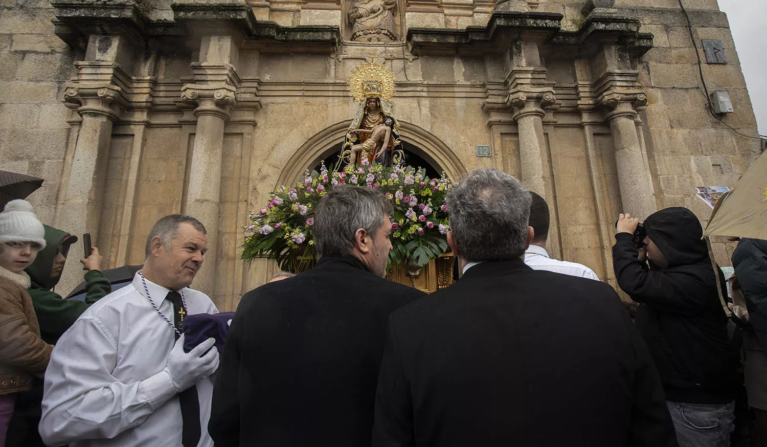 Procesión de la Virgen de la Quinta Angustia en Cacabelos (13)