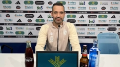 Juanfran cumplirá sanción contra el Barça B y no podrá estar en el banquillo