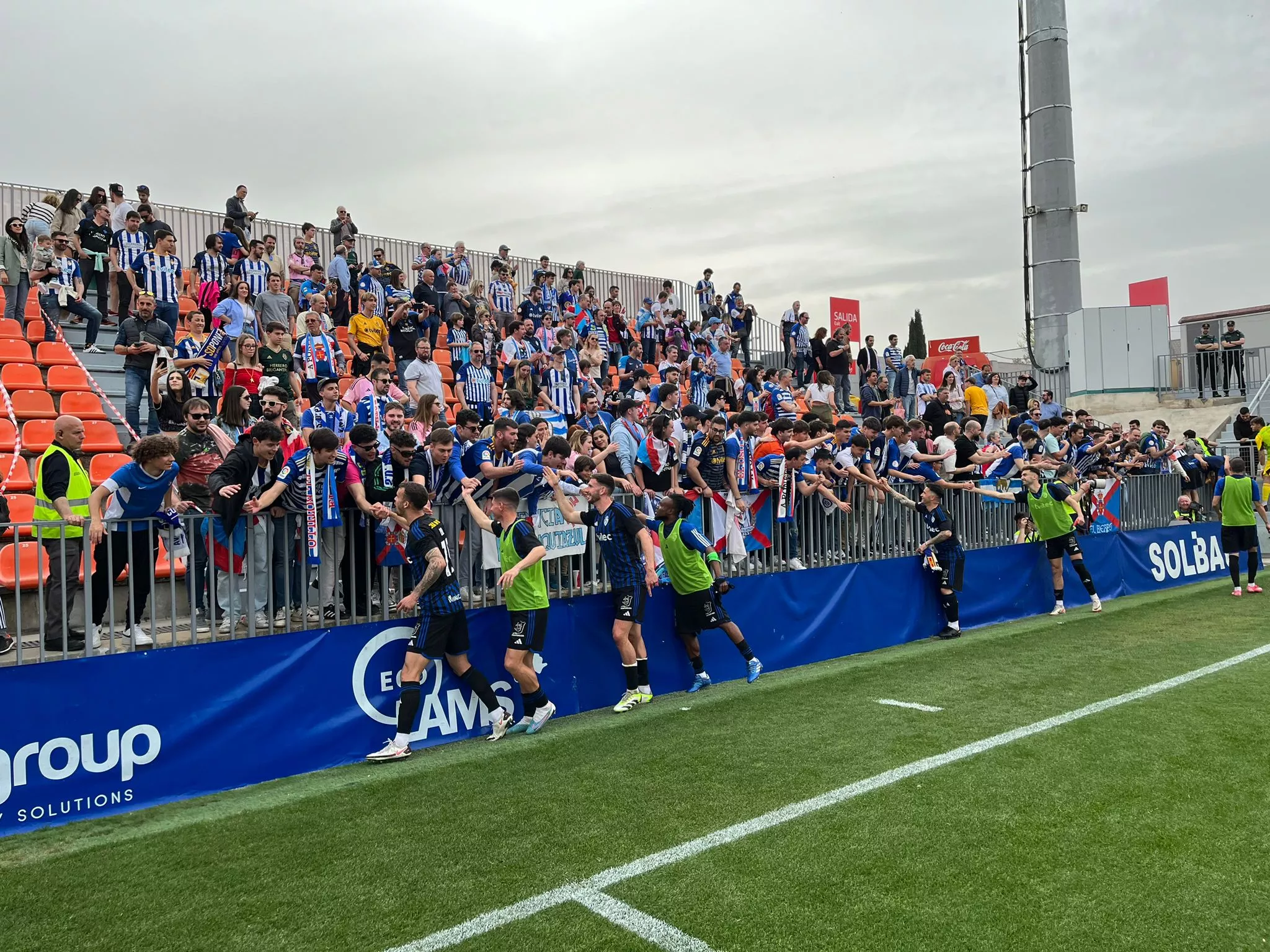 La afición en el Cerro del Espino La afición en el Cerro del Espino