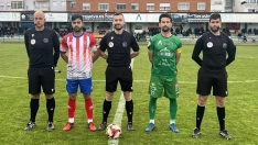 Inicio del partido entre el Atlético Astorga y el Atlético de Bembibre