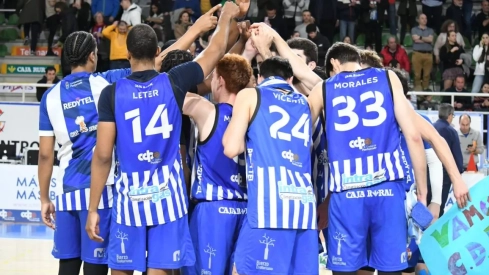 La victoria del Clínica Ponferrada permite la quinta plaza | Competiciones FEB se queda con tres representantes de León: ni rastro de Bembibre