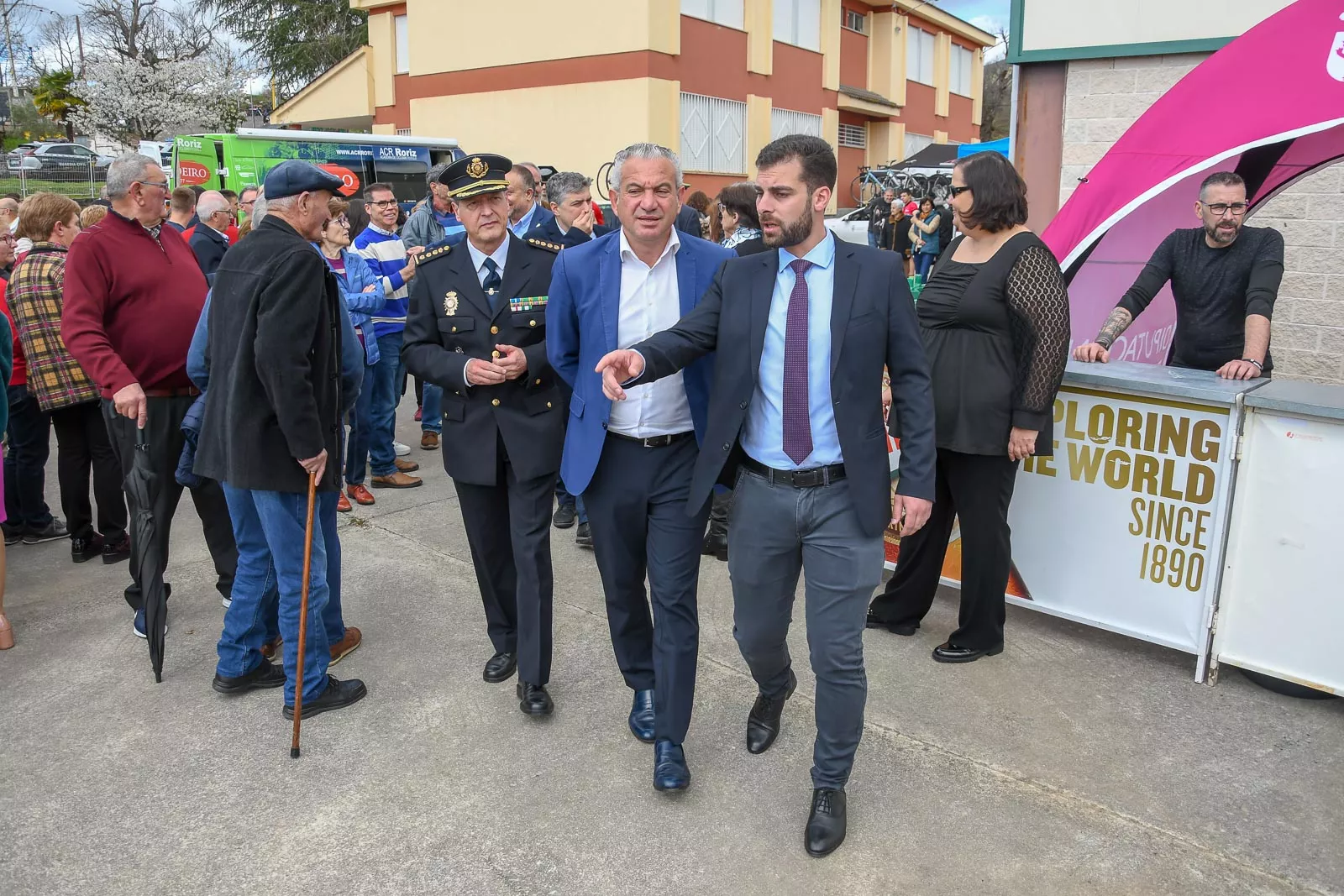 EL ALCALDE, ANDRÉS ARIAS NOGALEDO, JUNTO AL DELEGADO DEL GOBIERNO, NICANOR SEN EL ALCALDE, ANDRÉS ARIAS NOGALEDO, JUNTO AL DELEGADO DEL GOBIERNO, NICANOR SEN