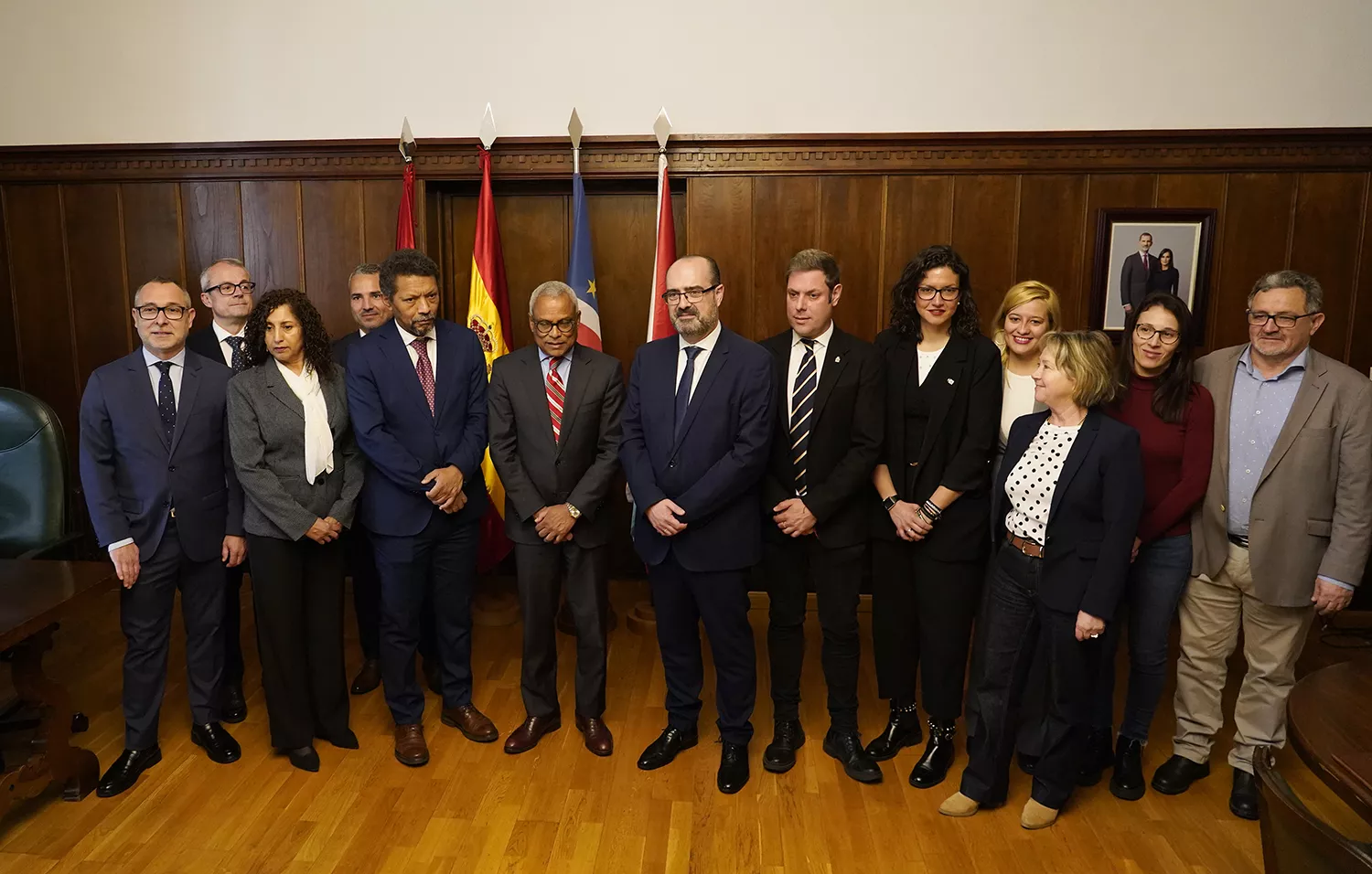 Ponferrada y Cabo Verde estrechan lazos para mejorar el futuro de la comunidad 'caboberciana' Ponferrada y Cabo Verde estrechan lazos para mejorar el futuro de la comunidad 'caboberciana'