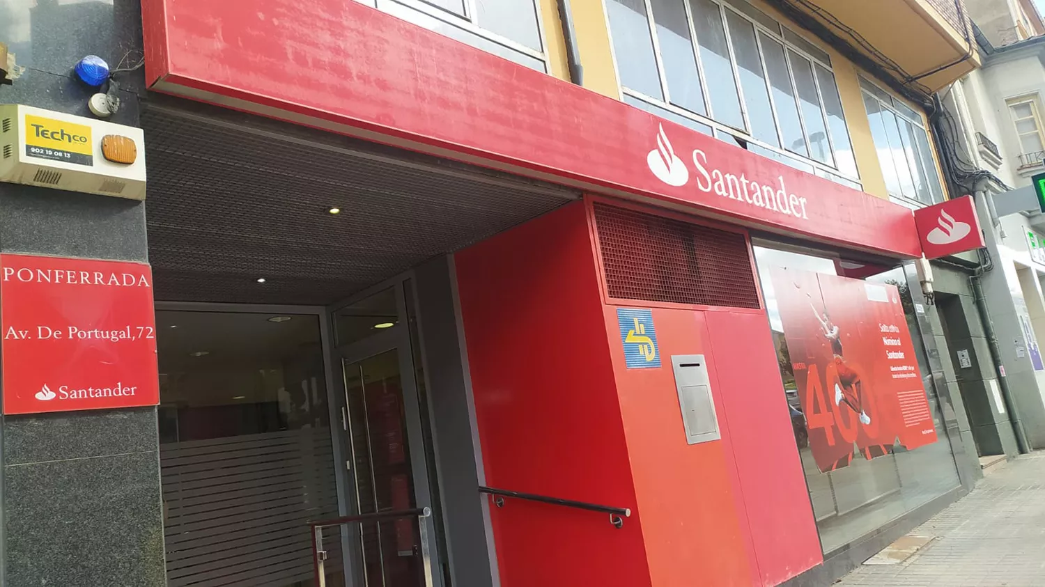 Sucursal del banco Santander en Flores del SIl