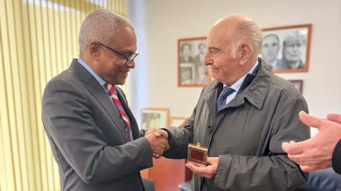 El presidente de Cabo Verde busca la historia de sus compatriotas en la Fundación Cultura Minera