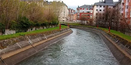 El Ayuntamiento retoma conversaciones con Endesa para proyectar la cubrición del Canal de Cornatel en la zona alta de Ponferrada