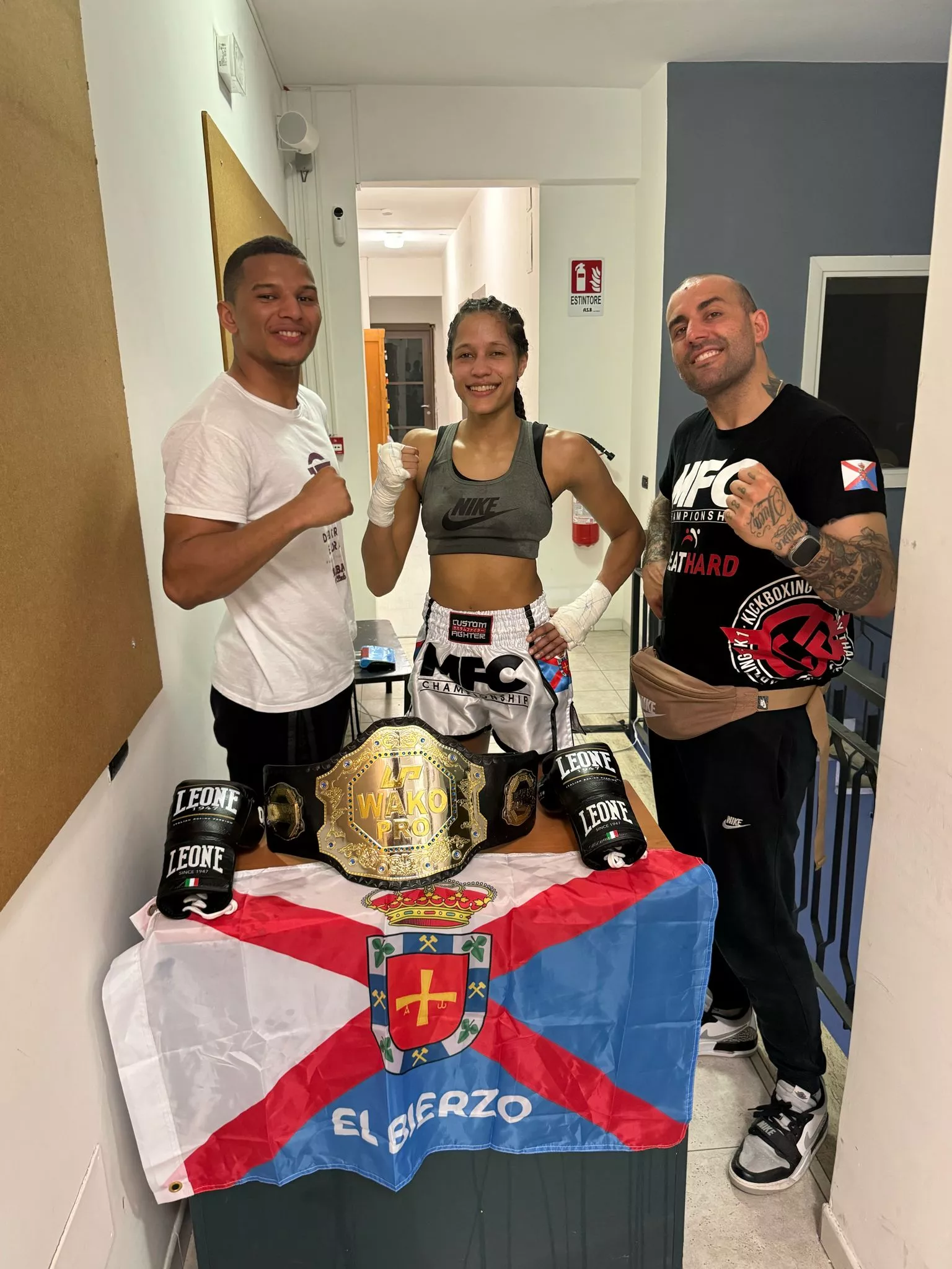 La luchadora afincada en El Bierzo Débora Évora retiene el título europeo WAKO (2)