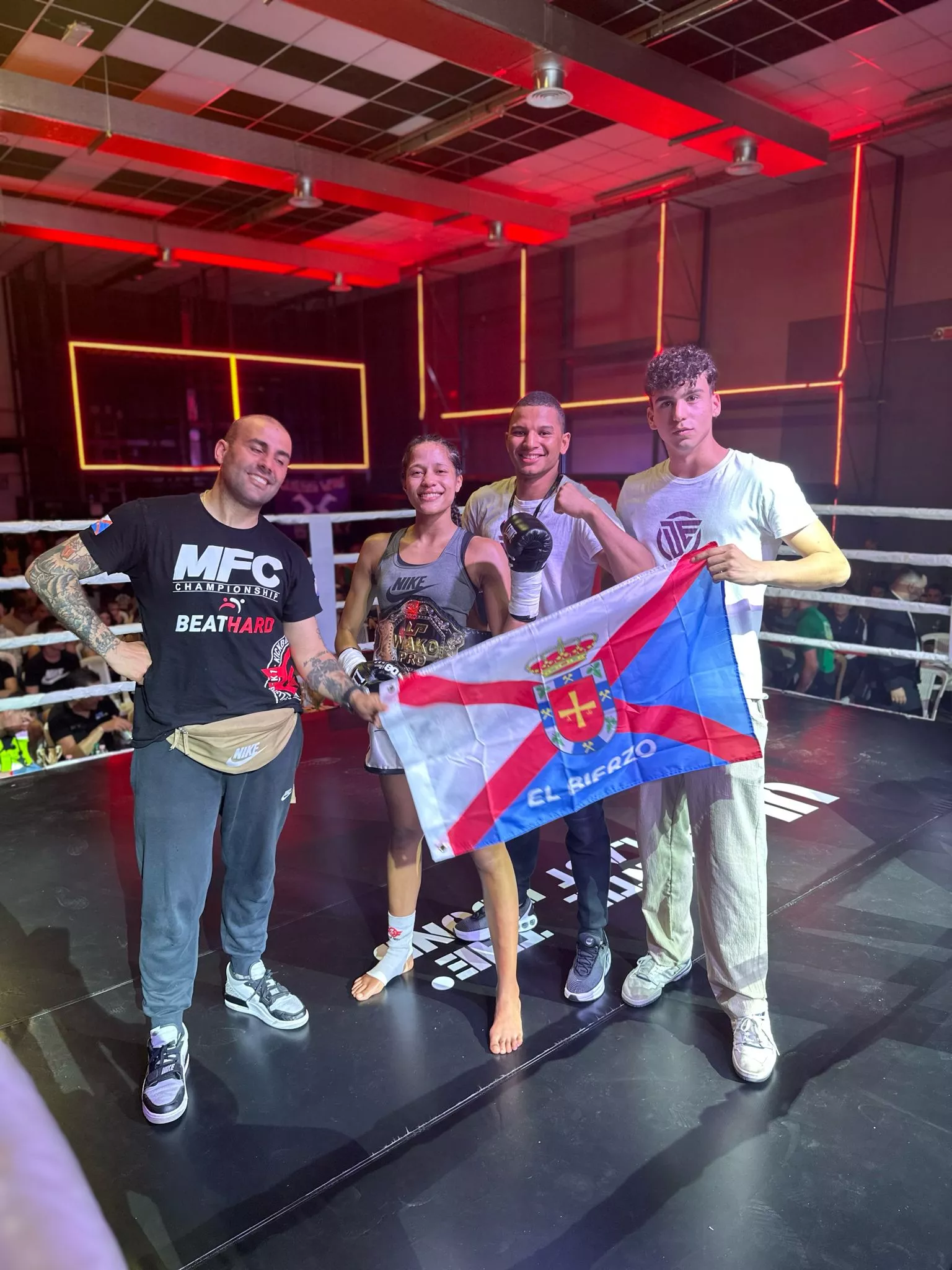 La luchadora afincada en El Bierzo Débora Évora retiene el título europeo WAKO (4)