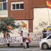 Se mantienen las concentraciones frente a la sede del Psoe pese al incidente con uno de los manifestantes el pasado jueves 3