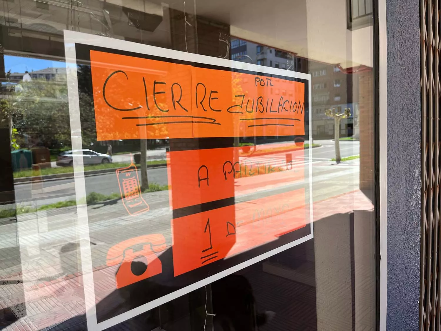 Adiós a FotoSistema después de inmortalizar a los ponferradinos durante los últimos 40 años. Adiós a FotoSistema después de inmortalizar a los ponferradinos durante los últimos 40 años.